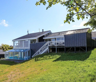 Vredig Vakantiehuis In Løgstrup Met Zwembad