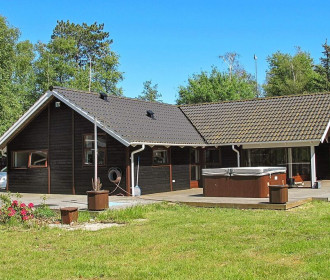 Gezellig Vakantiehuis In Rødby Met Sauna