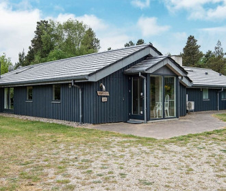 Ruim Vakantiehuis In Blåvand Met Sauna
