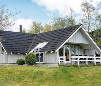Heerlijk Vakantiehuis In Spøttrup Met Sauna En