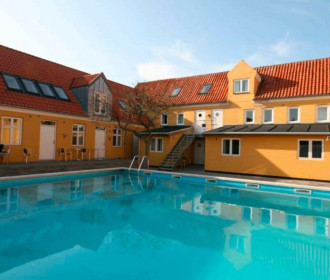 Modern Appartement In Bornholm Met Een Zwembad